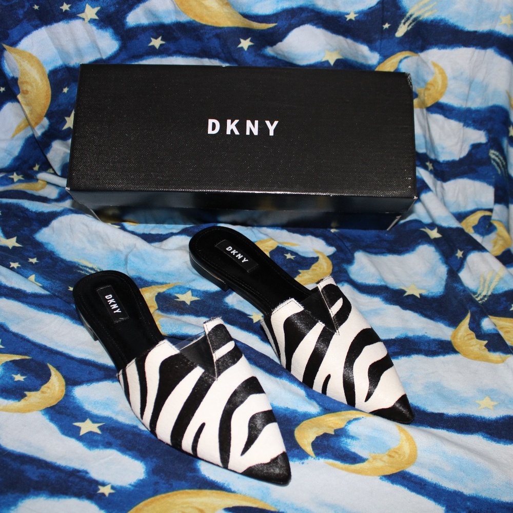 DKNY Ali Mule Flats Size 8.5